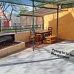 Red Blue With Private Parking And Gray Blue Apartment